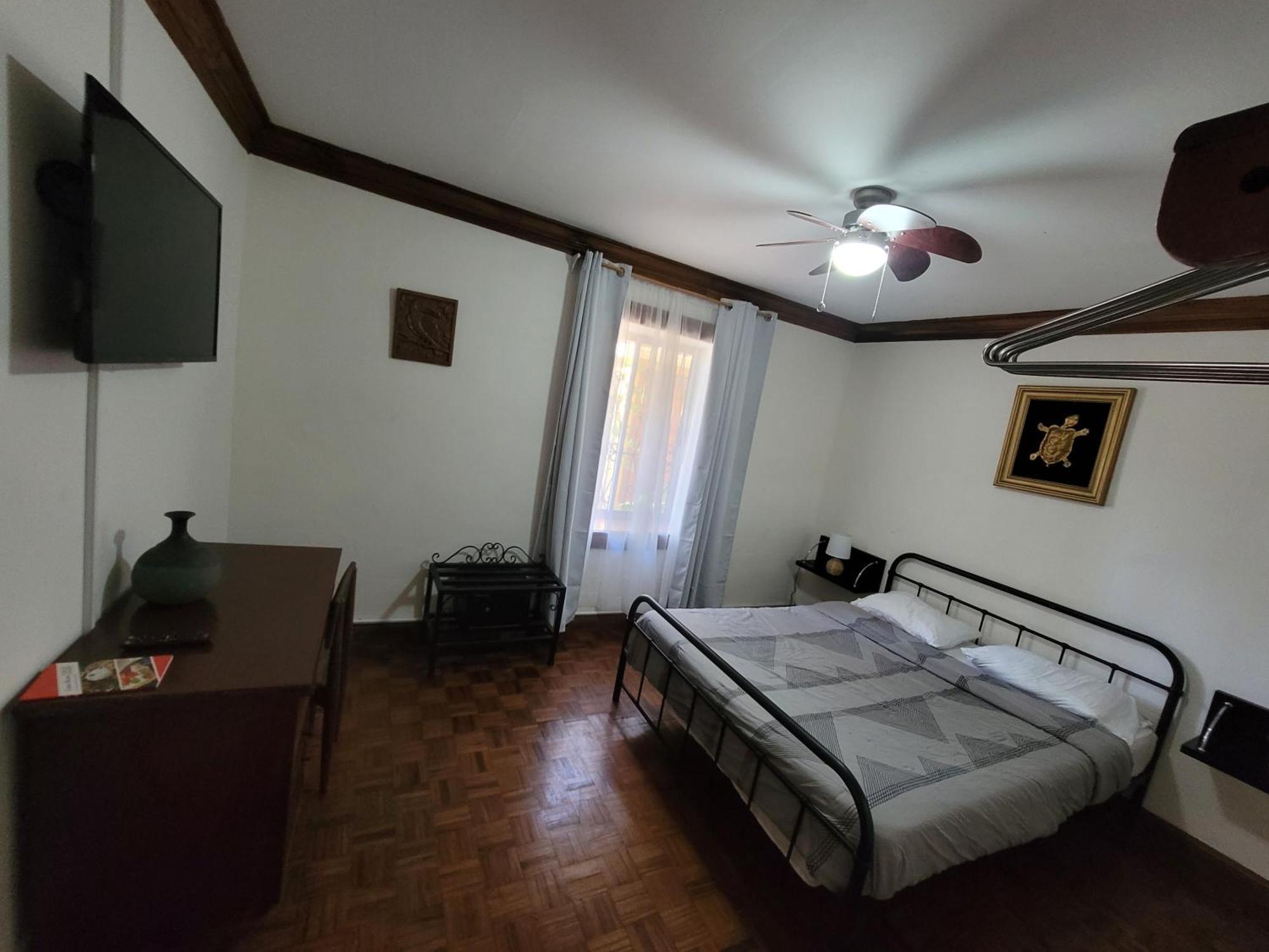Whiskey Barrel Guest house *
